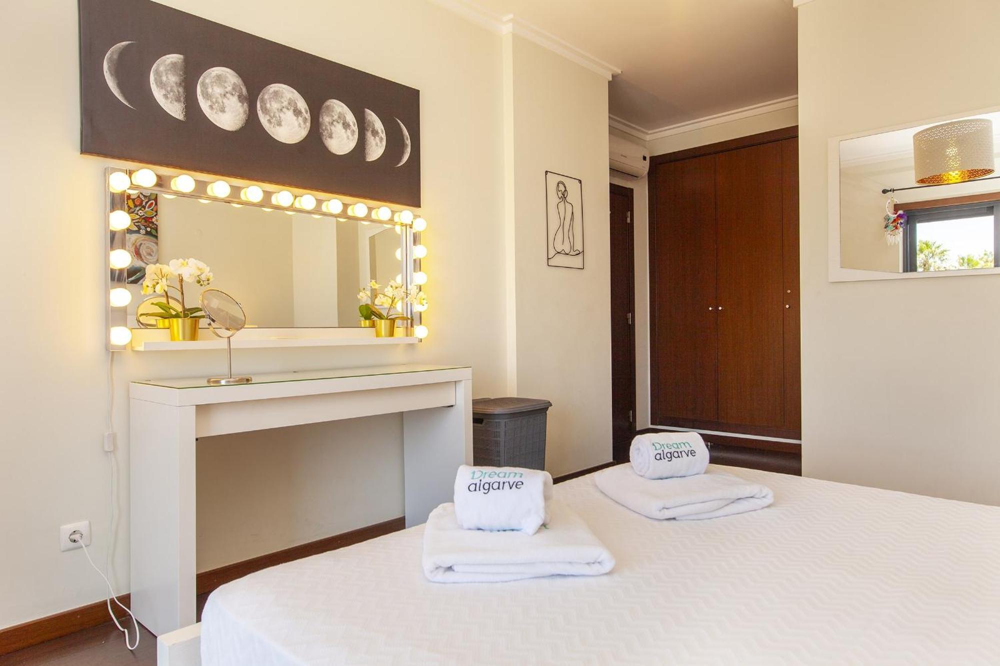 B03 - Luxury 2 Bed Lagos Marina Luaran gambar