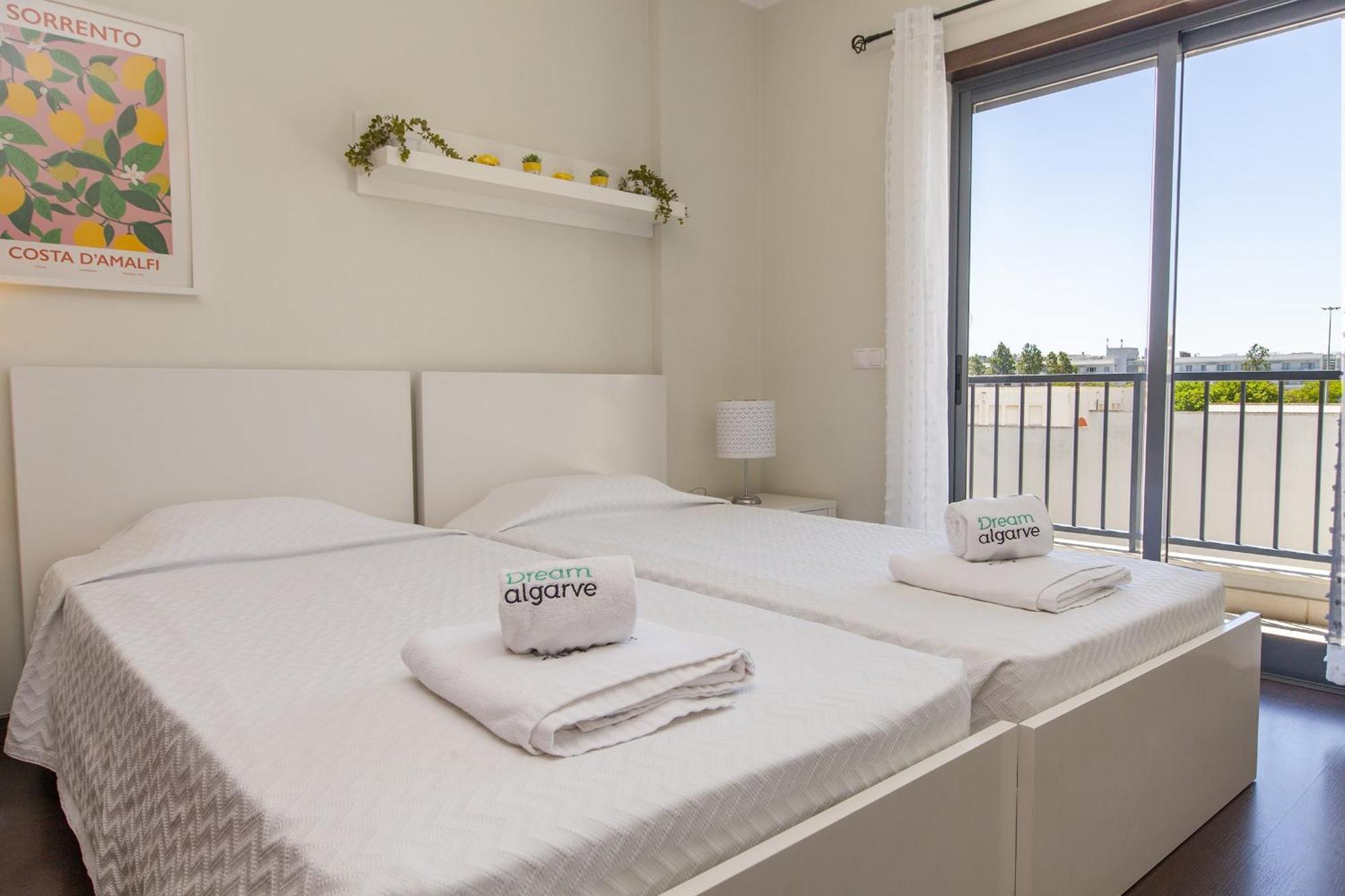 B03 - Luxury 2 Bed Lagos Marina Luaran gambar